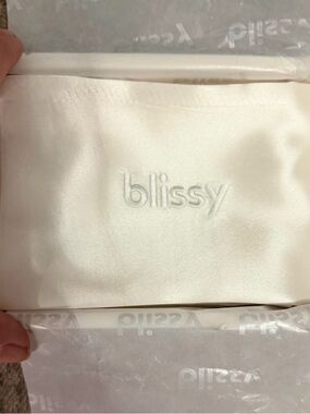 Blissy Luxury Satin Pillowcase in Ivory